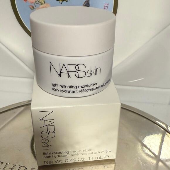 NARS Skin Light Reflecting Moisturizer - 14 mL - NEW in BOX - Picture 2 of 4